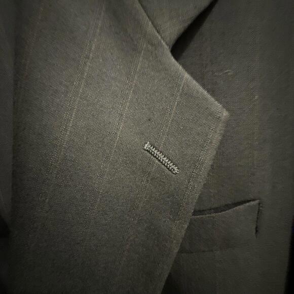 Yves Saint Laurent VTG Charcoal 2 Piece Suit Men's 44R + 32X30 Pants FRANCE - Picture 5 of 9